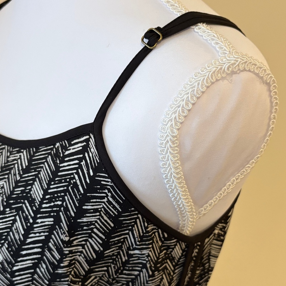 LOFT Black and White Pattern Maxi Dress - Picture 9 of 11